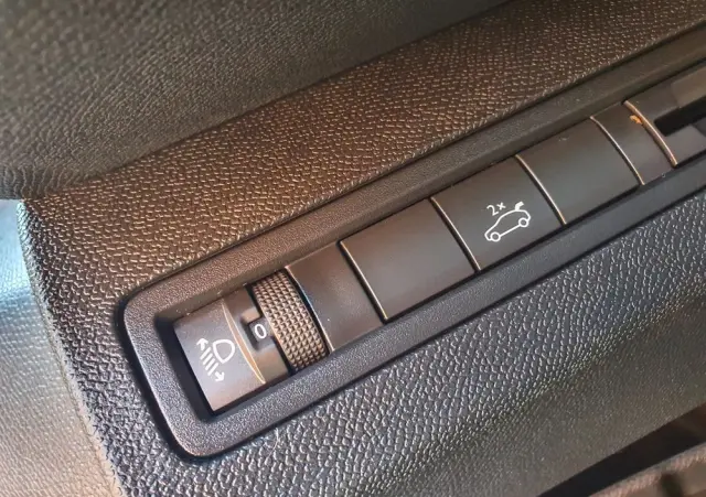 PEUGEOT 3008 1.2 PureTech GPF Crossway S&S EAT8