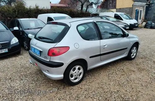 PEUGEOT 206 