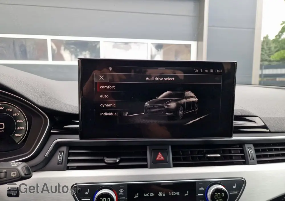 AUDI A4 Avant 35 TFSI S tronic S line