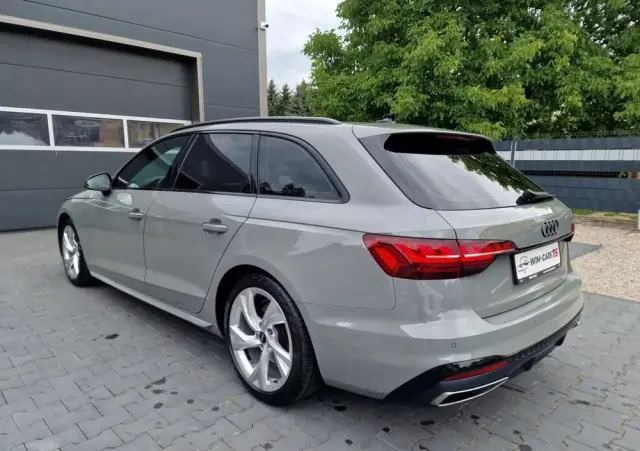 AUDI A4 Avant 35 TFSI S tronic S line