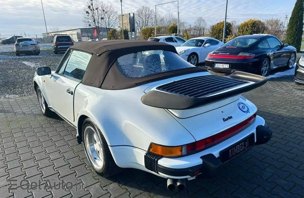 PORSCHE 911 Carrera 