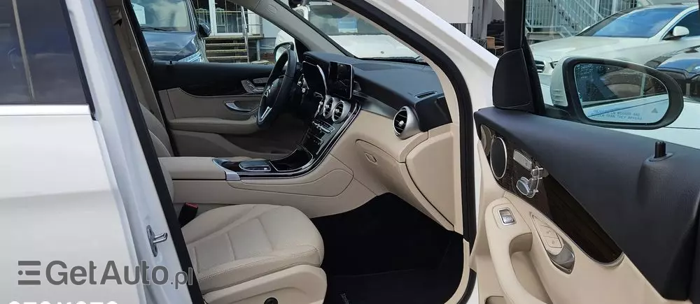 MERCEDES-BENZ GLC 