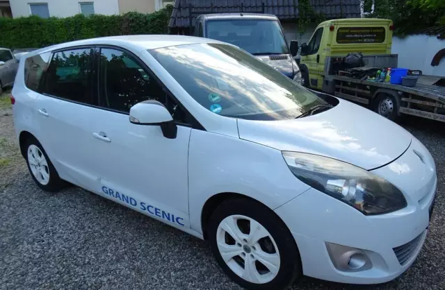 RENAULT Scenic 