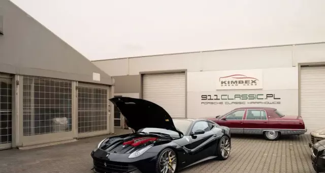 FERRARI F12 