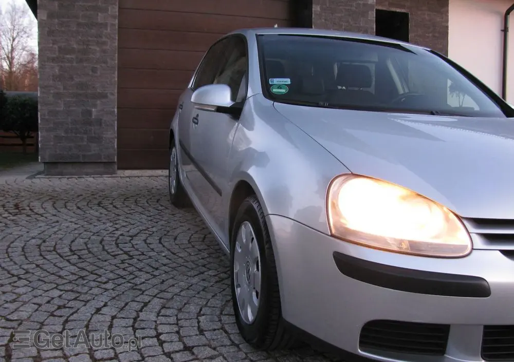 VOLKSWAGEN Golf 1.6 Q-Line