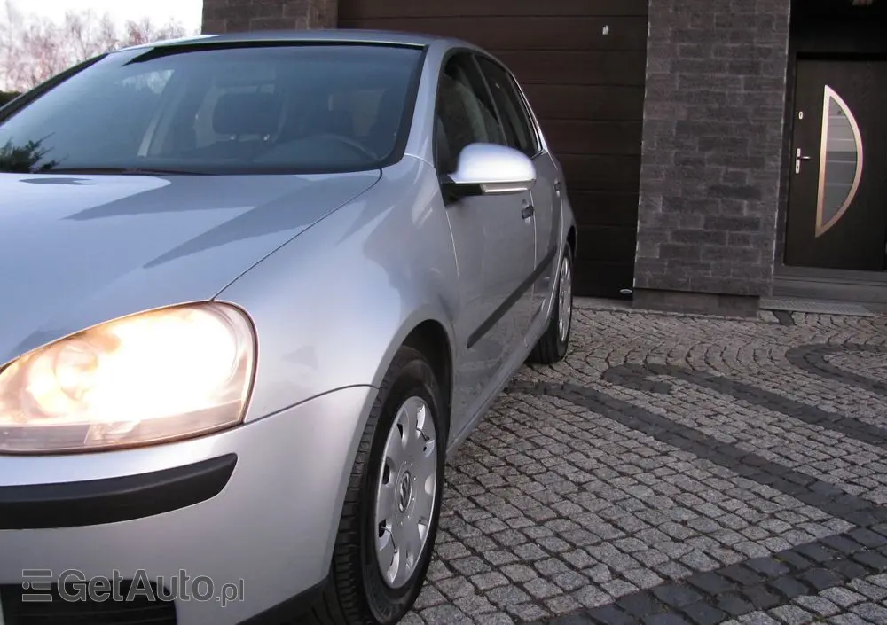 VOLKSWAGEN Golf 1.6 Q-Line