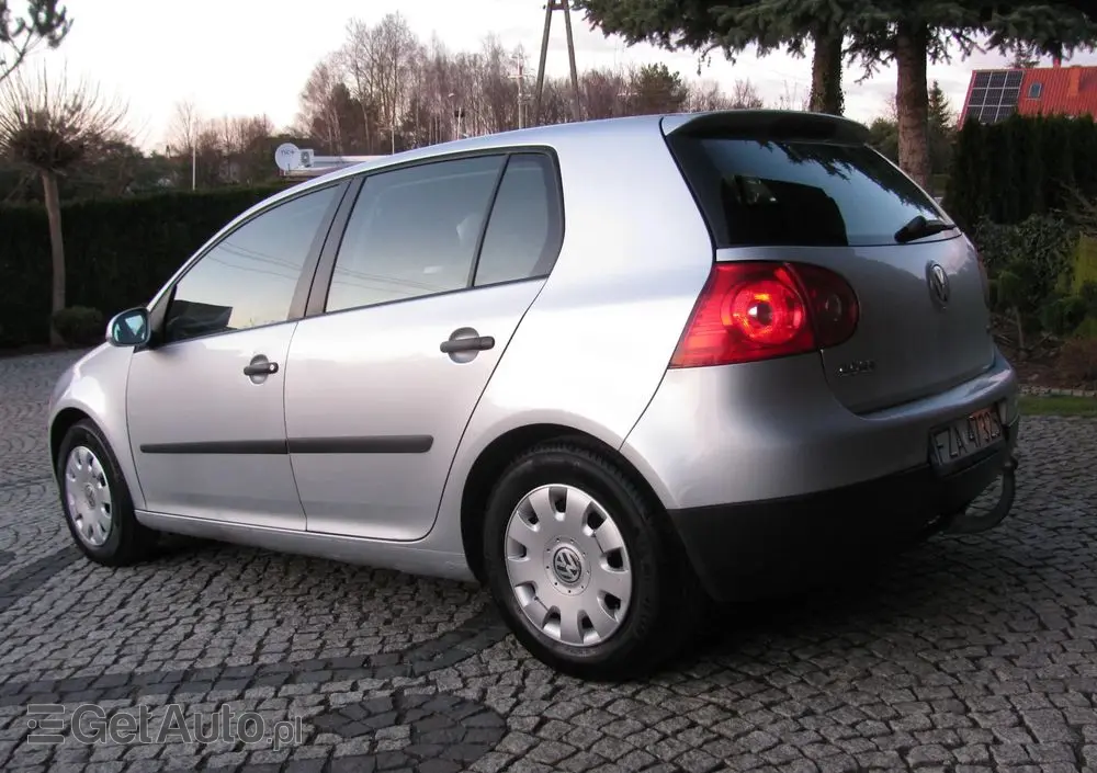 VOLKSWAGEN Golf 1.6 Q-Line