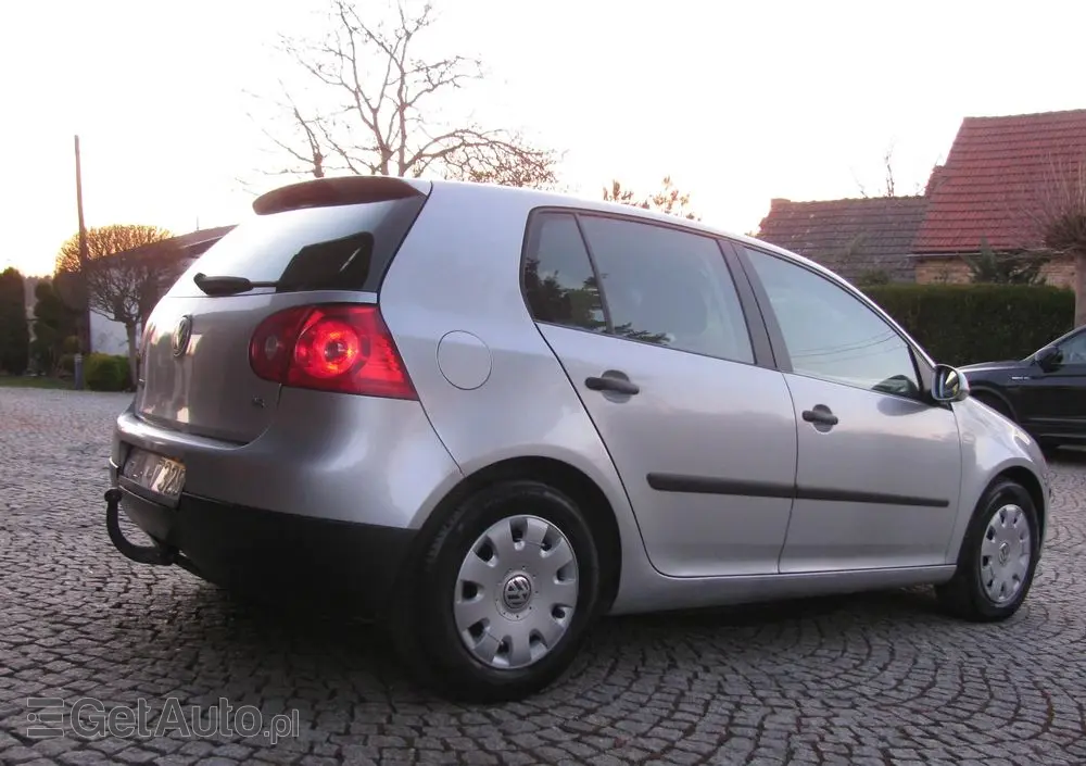 VOLKSWAGEN Golf 1.6 Q-Line