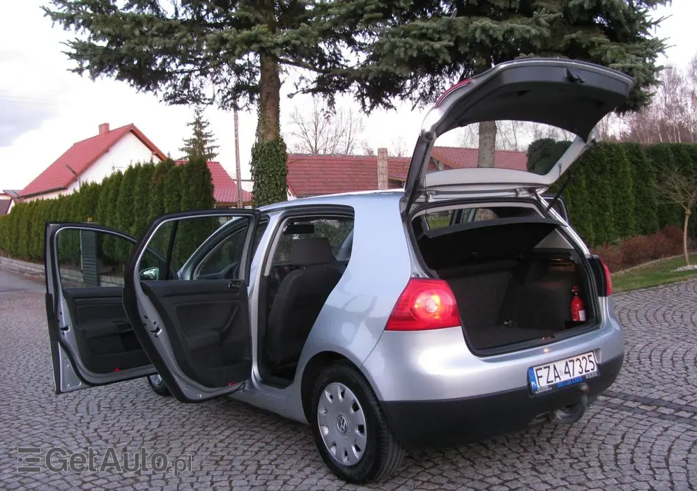 VOLKSWAGEN Golf 1.6 Q-Line