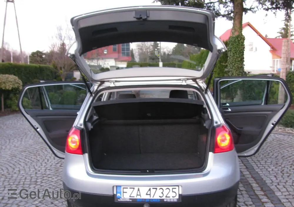 VOLKSWAGEN Golf 1.6 Q-Line