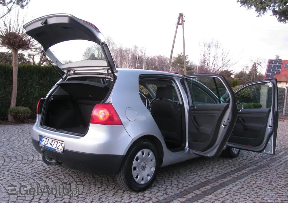 VOLKSWAGEN Golf 1.6 Q-Line