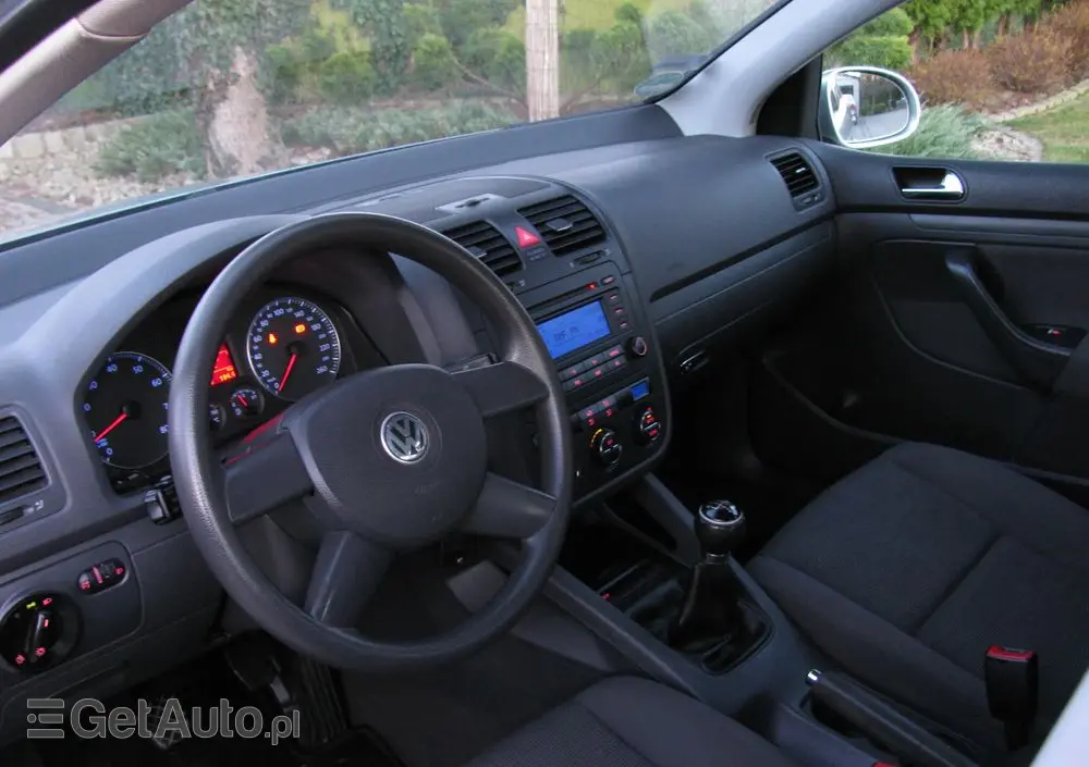 VOLKSWAGEN Golf 1.6 Q-Line