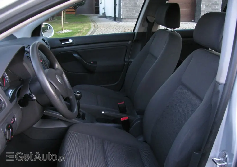 VOLKSWAGEN Golf 1.6 Q-Line