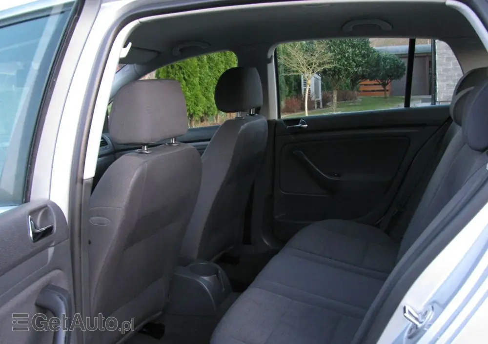 VOLKSWAGEN Golf 1.6 Q-Line