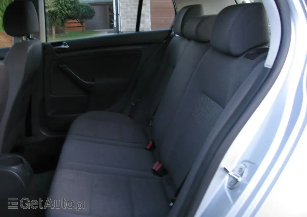 VOLKSWAGEN Golf 1.6 Q-Line