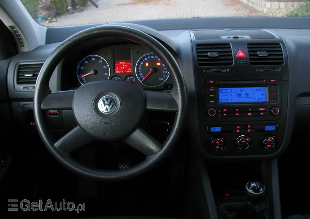 VOLKSWAGEN Golf 1.6 Q-Line