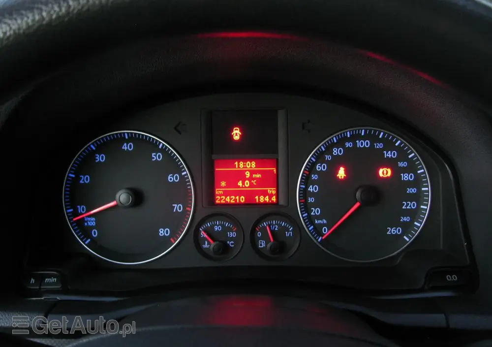 VOLKSWAGEN Golf 1.6 Q-Line