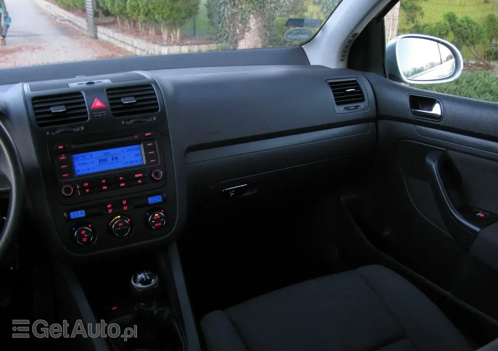 VOLKSWAGEN Golf 1.6 Q-Line