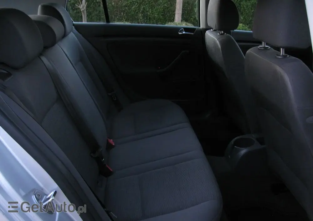 VOLKSWAGEN Golf 1.6 Q-Line