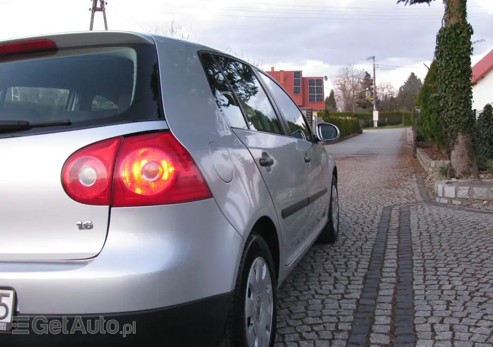 VOLKSWAGEN Golf 1.6 Q-Line