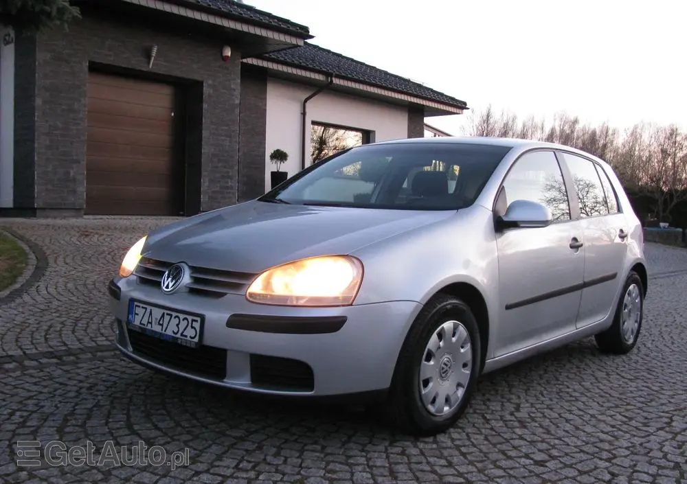 VOLKSWAGEN Golf 1.6 Q-Line