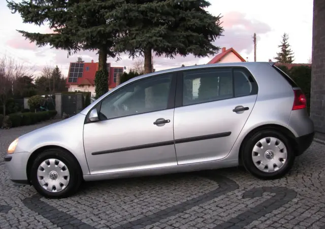 VOLKSWAGEN Golf 1.6 Q-Line
