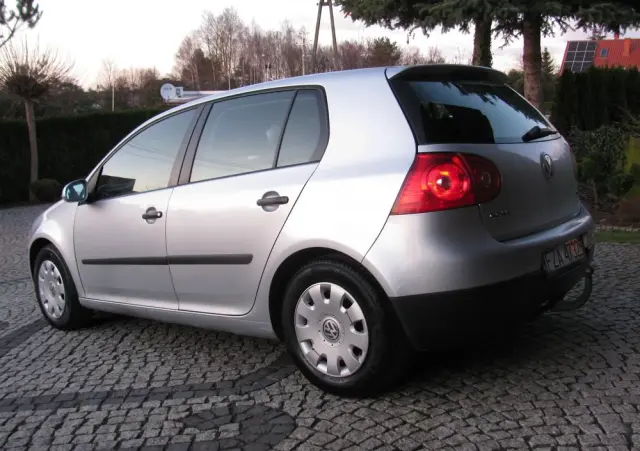 VOLKSWAGEN Golf 1.6 Q-Line