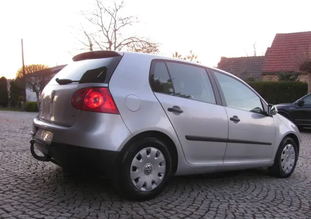 VOLKSWAGEN Golf 1.6 Q-Line