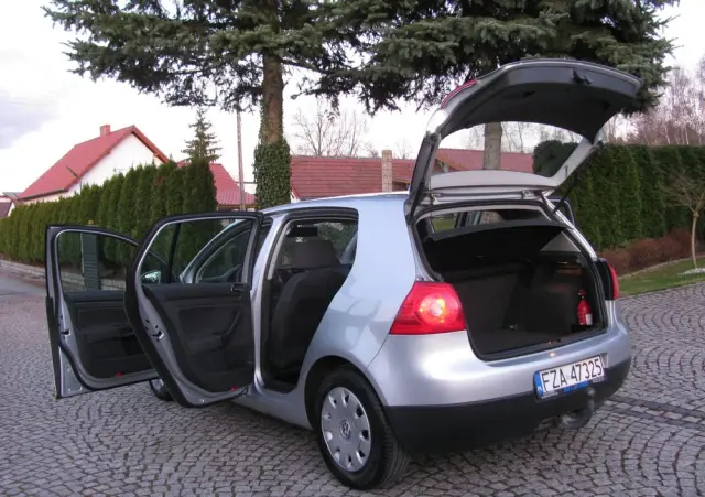 VOLKSWAGEN Golf 1.6 Q-Line