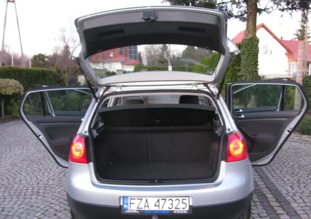 VOLKSWAGEN Golf 1.6 Q-Line