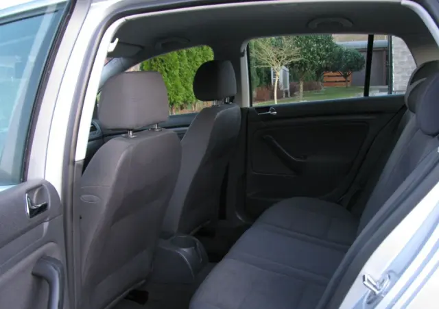 VOLKSWAGEN Golf 1.6 Q-Line