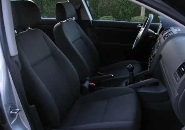 VOLKSWAGEN Golf 1.6 Q-Line