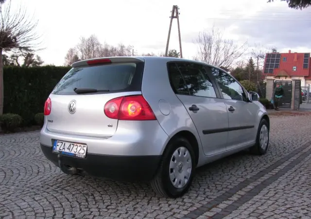 VOLKSWAGEN Golf 1.6 Q-Line