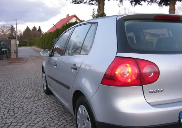 VOLKSWAGEN Golf 1.6 Q-Line