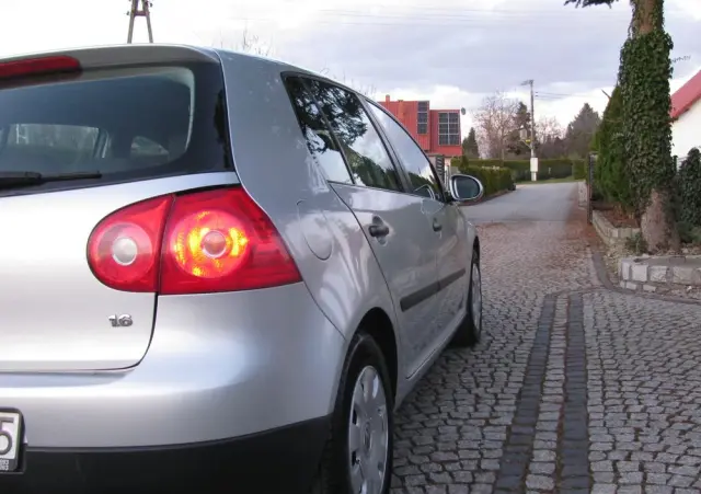 VOLKSWAGEN Golf 1.6 Q-Line