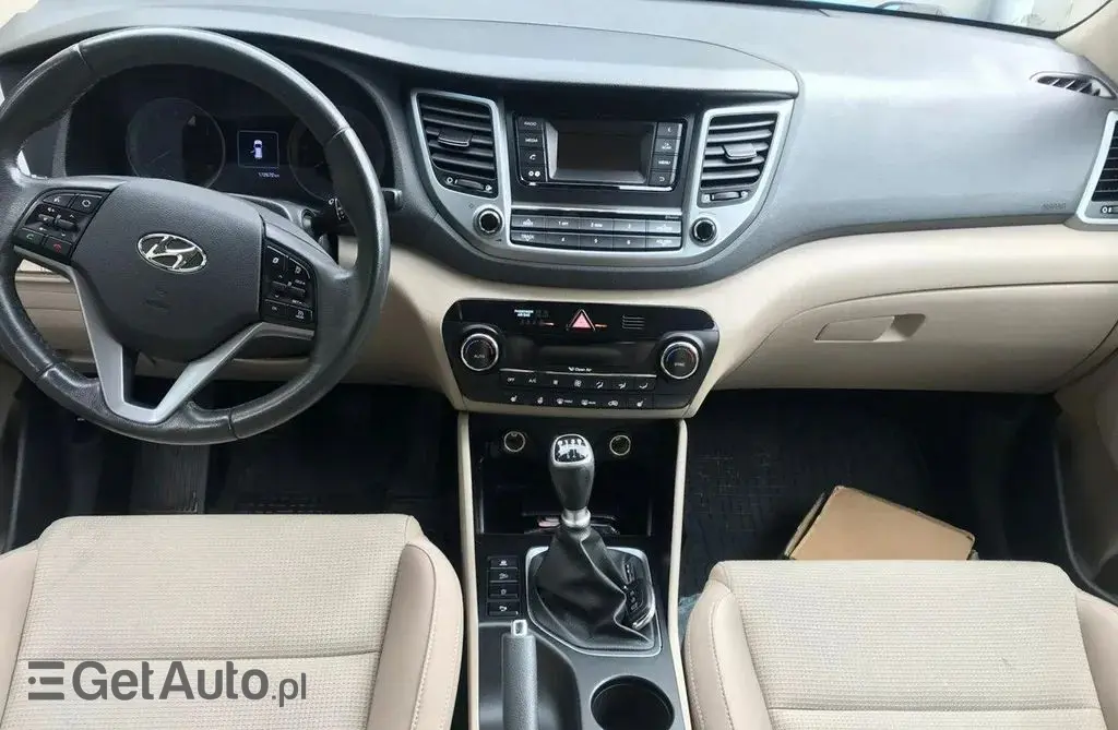 HYUNDAI Tucson 