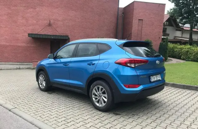 HYUNDAI Tucson 