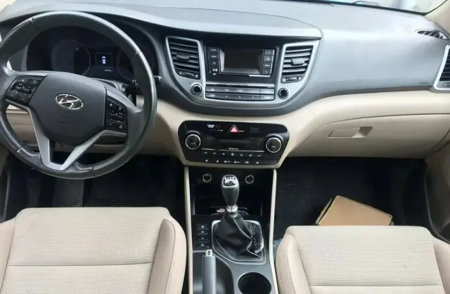 HYUNDAI Tucson 