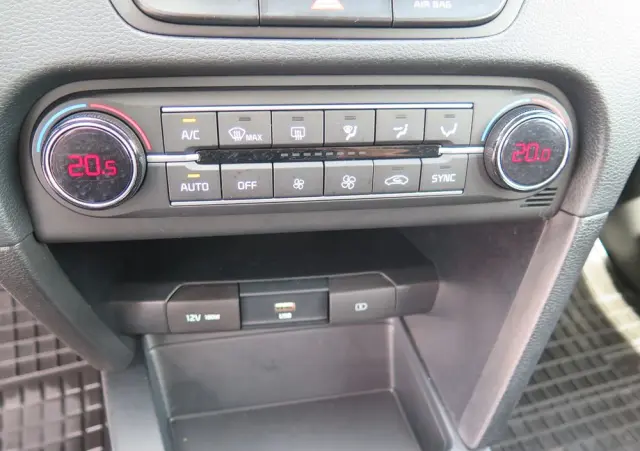 KIA Ceed 1.5 T-GDI M