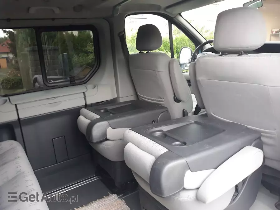 RENAULT Trafic Passenger