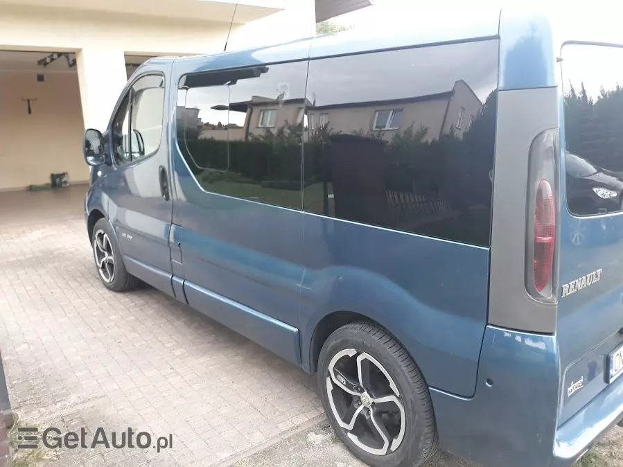 RENAULT Trafic Passenger
