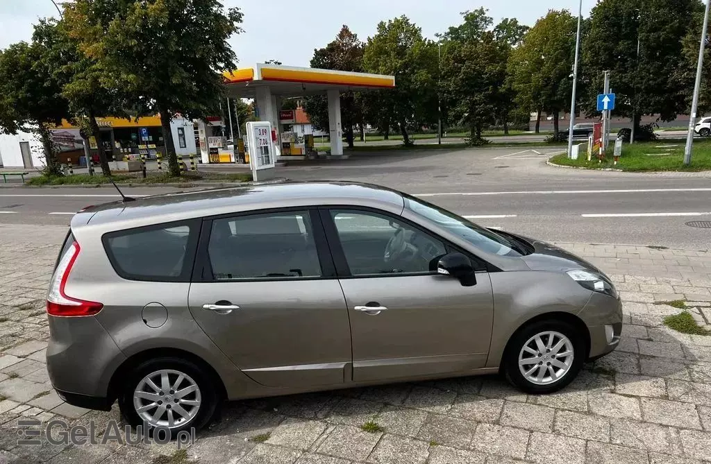 RENAULT Grand Scenic 