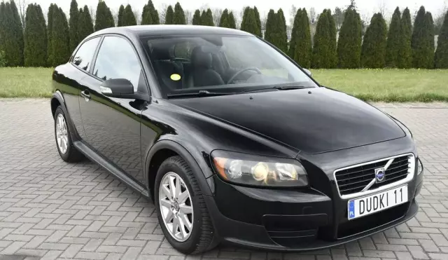 VOLVO C30 