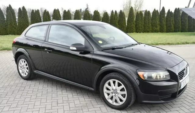 VOLVO C30 