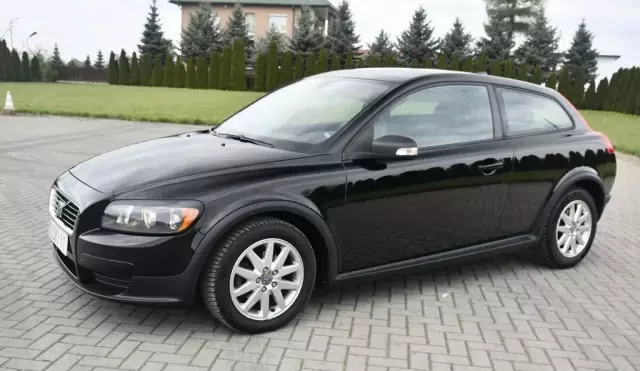 VOLVO C30 