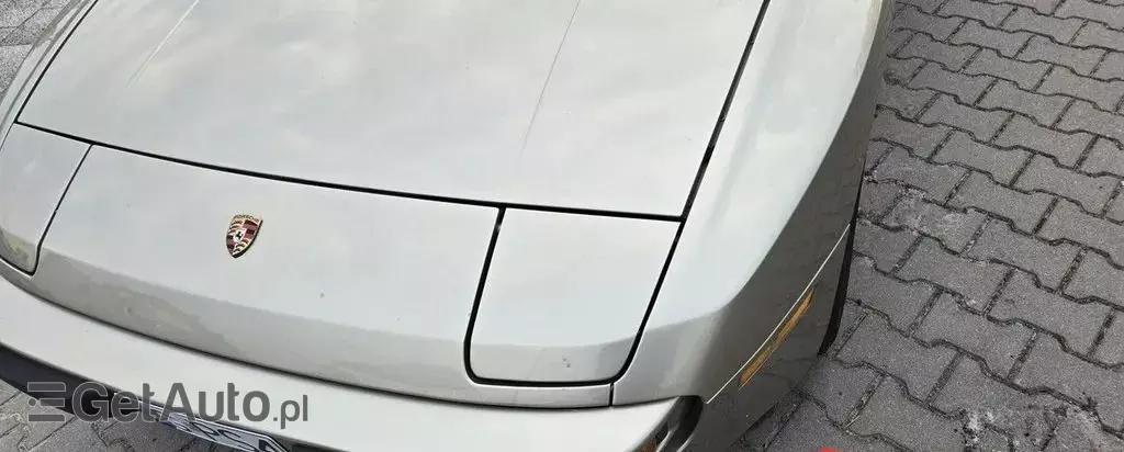 PORSCHE 944 