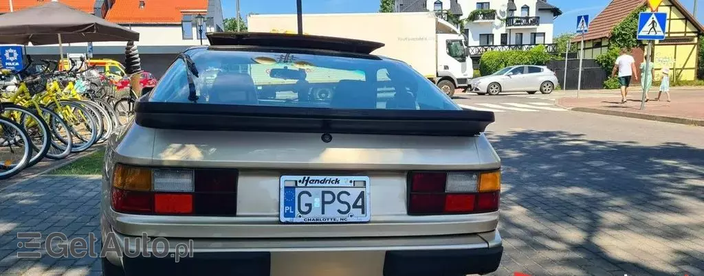 PORSCHE 944 