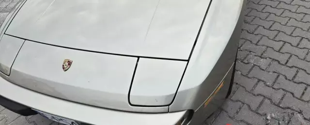 PORSCHE 944 