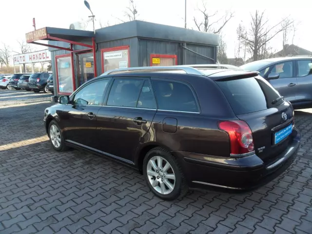 TOYOTA Avensis 