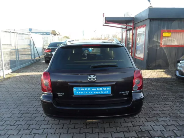 TOYOTA Avensis 